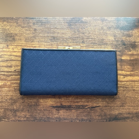 Givenchy Wallet NIB Kisslock Wallet - Picture 5 of 16